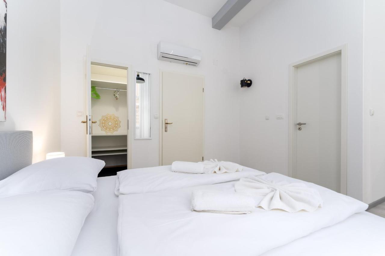 Centar Apartments Rijeka Ngoại thất bức ảnh